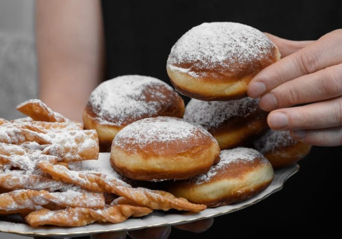 Ile kroków trzeba zrobić, żeby spalić jednego pączka? Oto liczby, które otwierają oczy