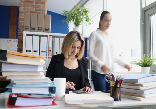 Na co uważać przy obliczaniu odpraw emerytalno-rentowych?