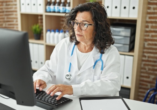 Dopłaty do okularów i soczewek w 2026 r. Tyle musi dołożyć pracodawca