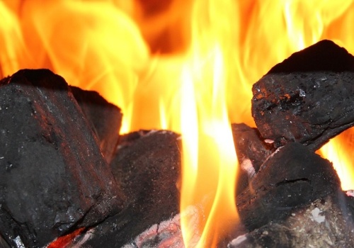 Trump zdecydował: Pentagon ma kupować energię z elektrowni węglowych