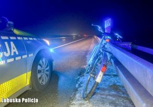 Jechał autostradą na rowerze. Mężczyzna błąkał się od dwóch dni