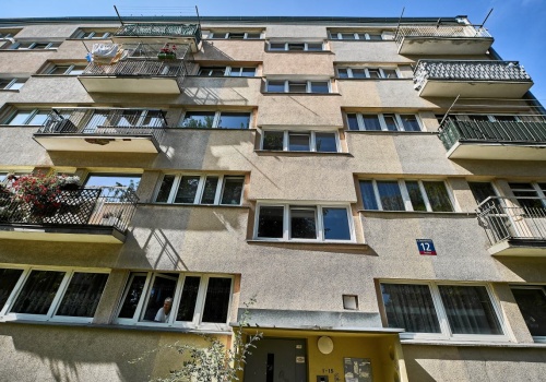 Bloki z wielkiej płyty pod lupą ekspertów. Za 3-5 lat zaczną się awarie. Reaguj, nim będzie za późno