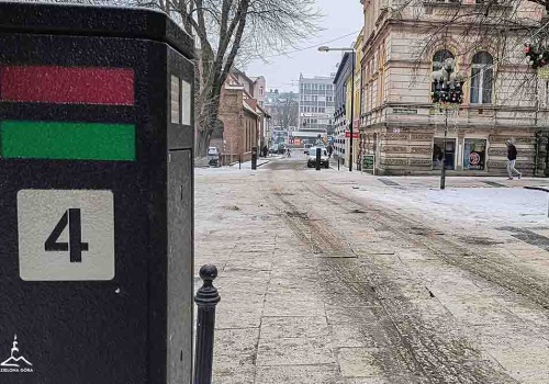 Zielona Góra. Zapory na deptaku do wymiany, są systematycznie niszczone  