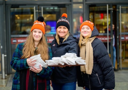 Tłusty czwartek z Radiem Łódź bez kolejek. Rozdajemy pączki w Łodzi, Sieradzu i Piotrkowie