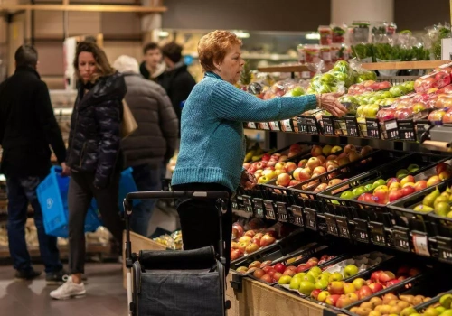 Jak strach przed wojną i ubóstwem wpływa na polskich konsumentów? Raport Kantar