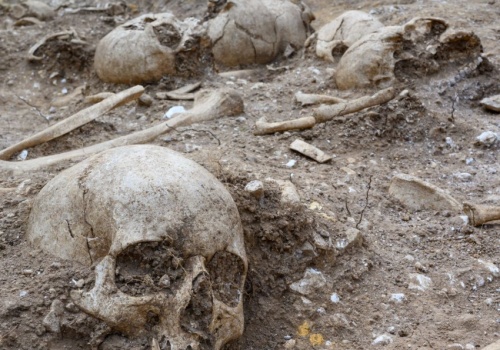 Niezwykły masowy grób z pogranicza wikingów i Anglosasów. Wśród ofiar olbrzym po trepanacji