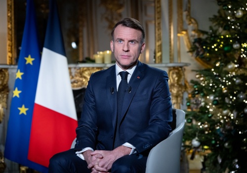 Macron o blackoucie: Żaden system nie wytrzyma uzależnienia od OZE