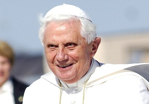 Komu przeszkadzał Benedykt XVI? Rezygnacja papieża w świetle „akt Epsteina”