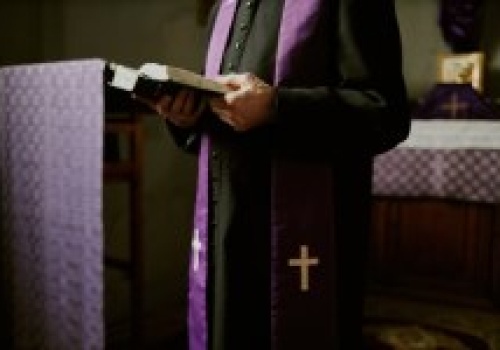 Zgony, orgie, pedofilia. Jest raport ws. diecezji sosnowieckiej