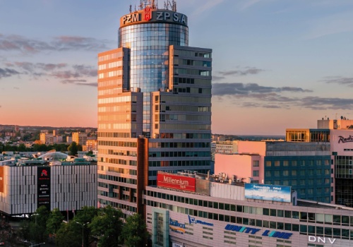 Znany biurowiec w Szczecinie z lat 90. przechodzi metamorfozę. Co się zmieni?