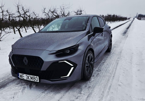 Czy nowe Renault Clio 6 jest ciasne? Opinia wysokiego kierowcy