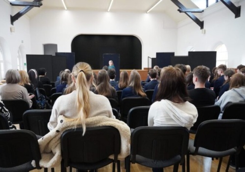 Nowa Sala Teatralna w „Sienkiewiczu” otwarta. Młodzież zagrała o problemie hejtu