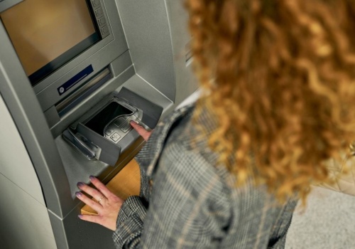 Wpadła w spiralę długów przez chwilówkę. „Listy od wierzycieli darłam i wyrzucałam do kosza”