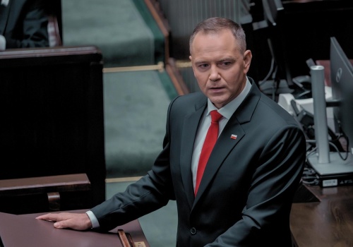 Pół roku poszerzania pola walki. Nawrocki gra na wywrócenie rządowego stolika