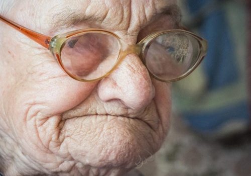 128 stulatków w warmińsko-mazurskim pobiera rekordowe świadczenie ZUS. Tylko 13 z nich to mężczyźni