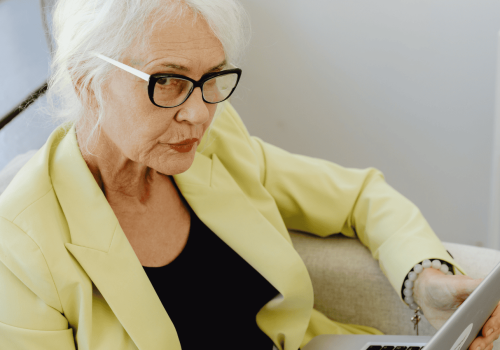 Ważna informacja dla kobiet po 50. roku życia. Jedna decyzja może kosztować tysiące złotych