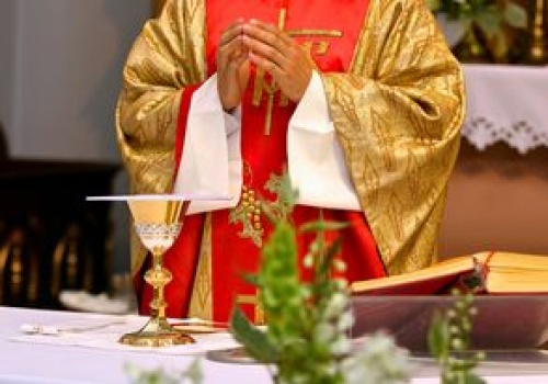 Polska powinna wprowadzić podatek kościelny? Jest ruch Senatu ws. petycji