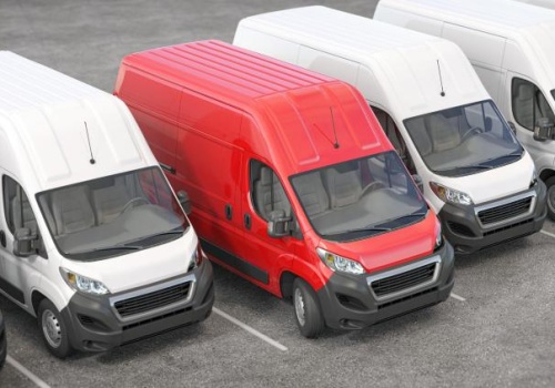 Używane auta dostawcze z przebiegiem 100 tys. km – okazja czy pułapka?