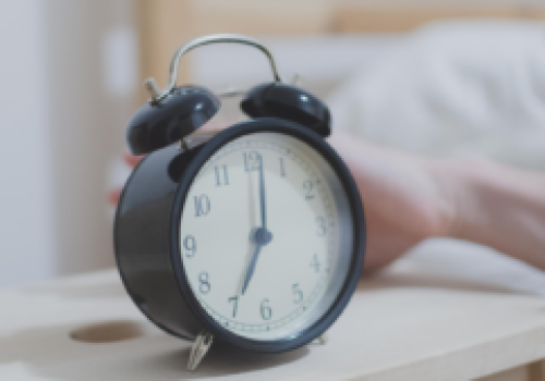 Zmiana czasu w 2026 roku wypadnie wcześniej. Polaków czekają ważne daty