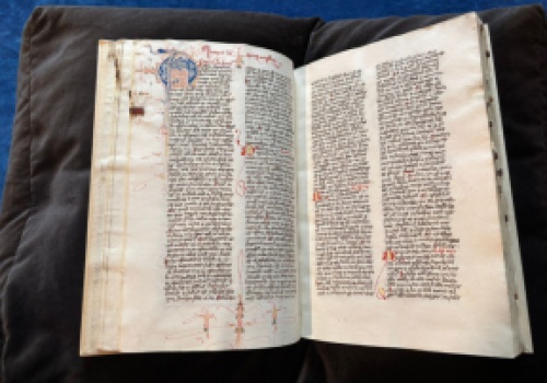 Skradziony XV-wieczny manuskrypt z dziełami św. Augustyna wraca z Paryża do Wrocławia