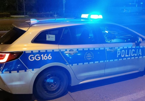 Kraków. Miał maczetę w ręce i zaczepiał przechodniów. Zaatakował policję