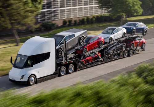 Duża Tesla zajedzie bardzo daleko. Najpierw przygotuj milion złotych