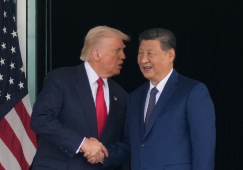 Donald Trump wstrzymuje cios wobec Chin. Prezent dla Xi Jinpinga?