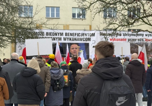 Gorąco pod ministerstwem. „To się skończy ludzkimi dramatami”