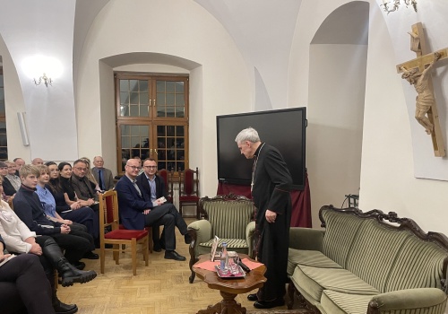 „Baranki Boże”- spotkanie autorskie biskupa diecezji sandomierskiej