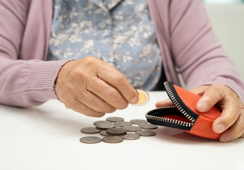 Seniorzy mają czas do 25 lutego, inaczej skarbówka wkroczy do akcji. Emerytura może być niższa