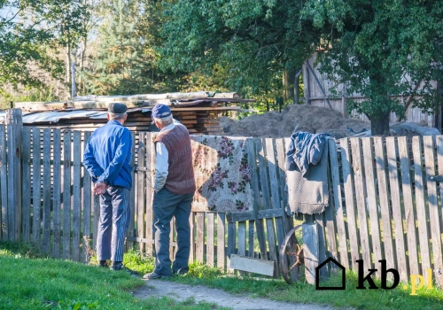Sąsiad w sprytny sposób próbował przejąć jego działkę. Okazało się, że miał podstawy prawne