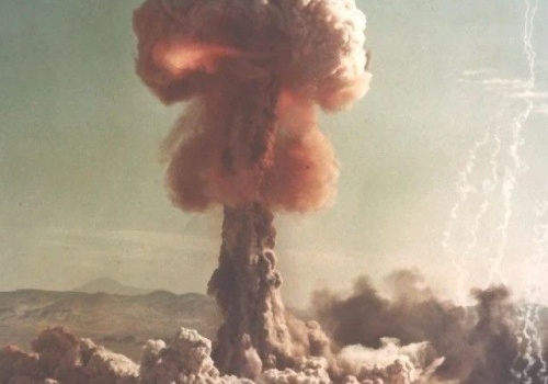 Piątkowy przegląd mediów; Nowy parasol atomowy nad Europą; Niemcy powinni maksymalnie wesprzeć polską armię