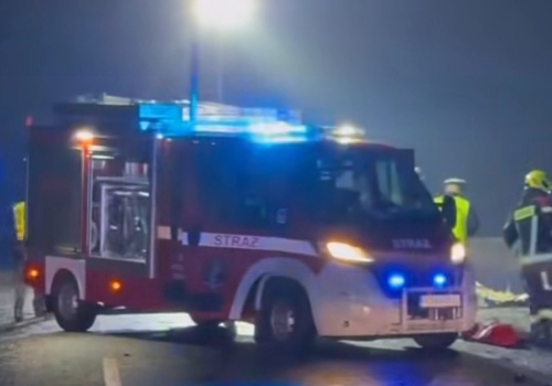 Tragedia pod Gnieznem. Nie żyje kobieta, kilkuletnia dziewczynka w szpitalu