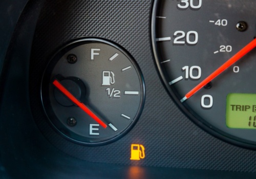 Mechanicy zdradzili, ile paliwa trzeba mieć w baku. To się naprawdę opłaca