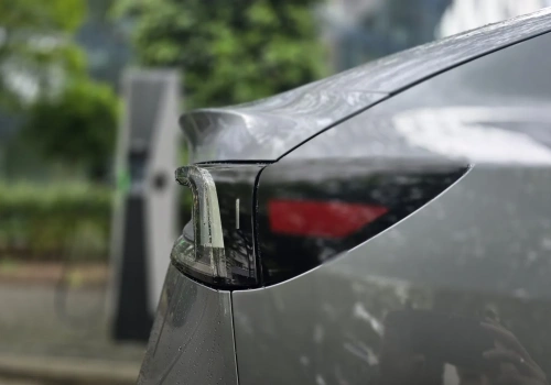 18 750 zł mniej przy zakupie Modelu 3 i Modelu Y. Po spełnieniu warunków!