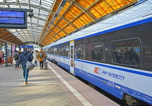 PKP Intercity uruchomiło sprzedaż. Wcześniej zaplanujemy Wielkanoc i majówkę