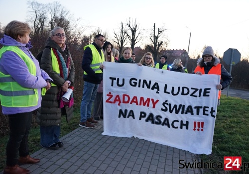 Po tragicznej śmierci dwóch pieszych zażądali sygnalizacji. Zarządca drogi odpowiada mieszkańcom