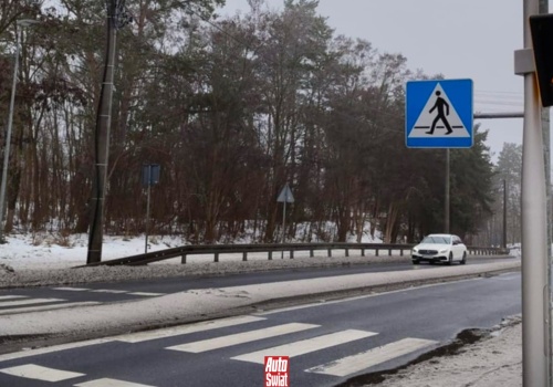 Nowy fotoradar Traffistar SR39 stanął przy DK 11. Od kilku dni robi zdjęcia