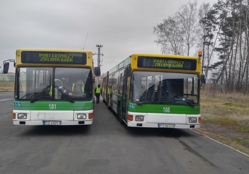 Lubuskie dopłaci do autobusów na lotnisko Zielona Góra-Babimost
