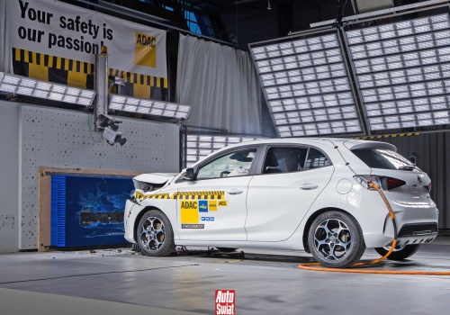 Niemcy rozbili auta i wyszło im coś, co teoretycznie nie powinno wyjść. O co chodzi?