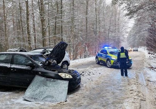 36-latek bez prawa jazdy spowodował wypadek i przekupił inną osobę, by wzięła winę na siebie