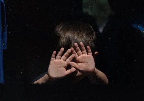 Zarzuty dla rodziców zastępczych. Mieli znęcać się nad 8-latkiem