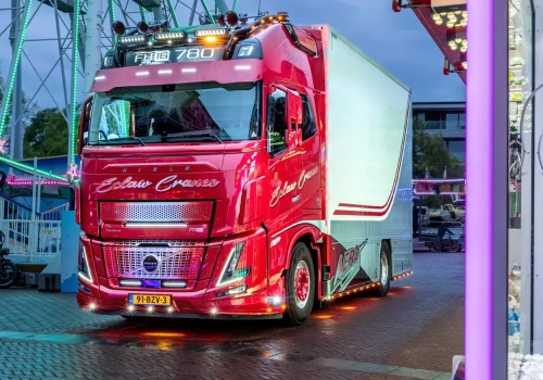 FH16 780 dla wesołego miasteczka, kupione w związku z wymogami ekologicznymi