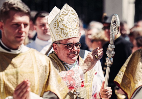 Nie wszystkie religie prowadzą do zbawienia. Ważne słowa abp. Filipazziego przeciwko pluralizmowi religijnemu