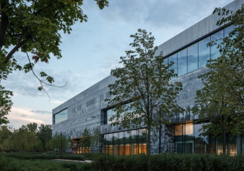 Okrągły Stół już nie w Pałacu Prezydenckim. Od dziś można go zobaczyć. Wstęp jest wolny