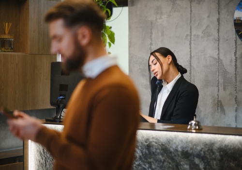 Pensje rosną, lecz hejtu nie brakuje. Praca w działach obsługi klienta