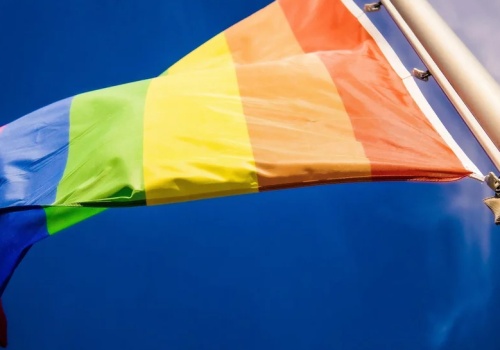 Szkoła przegrywa w sądzie. Nauczyciele mają zwracać się do ucznia „Wiktoria”