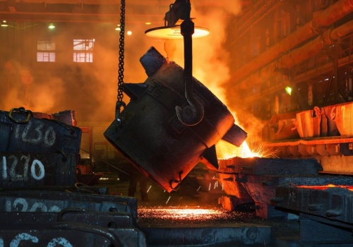 Piece gasną w hutach Rosji. Tysiące hutników traci pracę