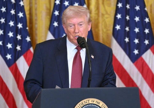 Trump o możliwej zmianie reżimu w Iranie. 