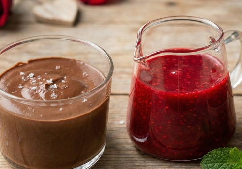 ​Czekoladowy ganache i malinowy coulis. Dwa filary walentynkowej słodyczy według Jurka Sobieniaka